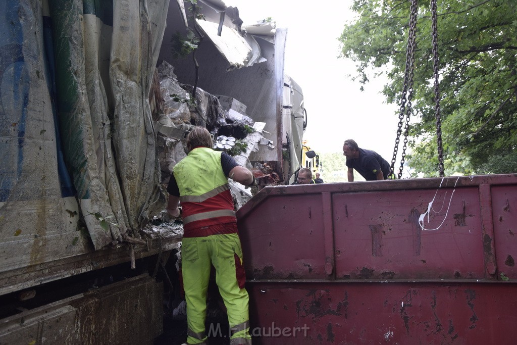 Schwerer VU A 3 Rich Oberhausen Hoehe AK Leverkusen P704.JPG - Miklos Laubert